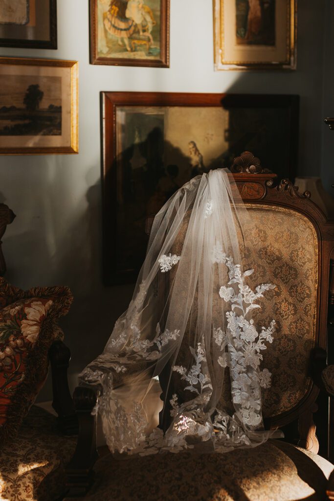 elegant vintage wedding details