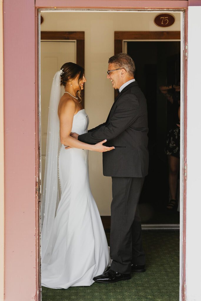 bride and dad first look