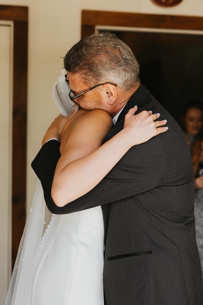 bride and dad first look