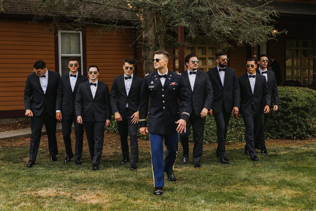 fun groom and groomsmen photos